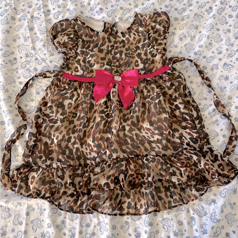 Super cute Girls dress size 5.